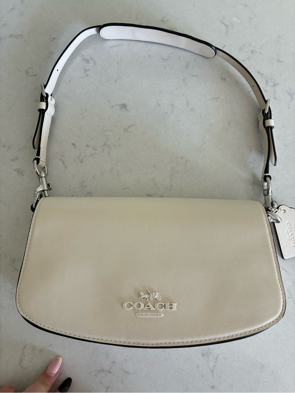 COACH Outlet Andrea shoulder bag CT768 Silver/chalk 🤍